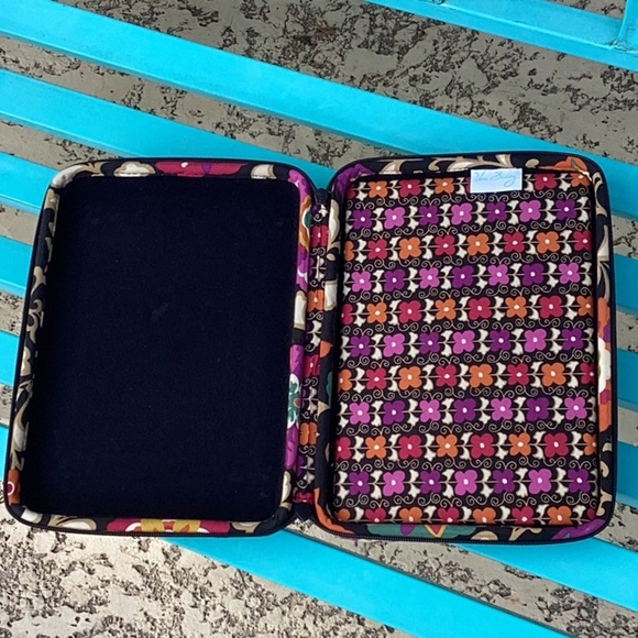 VERA BRADLEY Hard-Shell Laptop Case/Portfolio - Picture 5 of 11